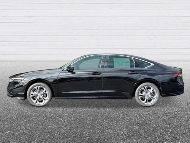 Honda Accord Hybrid Vehicle Full-screen Gallery Image 03