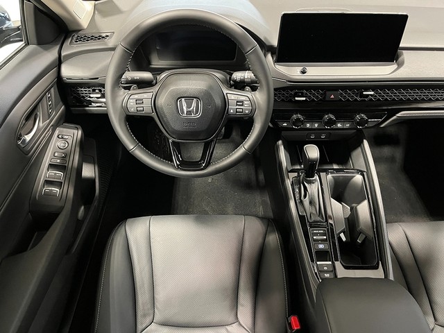 Honda Accord Hybrid Vehicle Full-screen Gallery Image 24