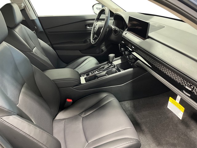 Honda Accord Hybrid Vehicle Full-screen Gallery Image 26