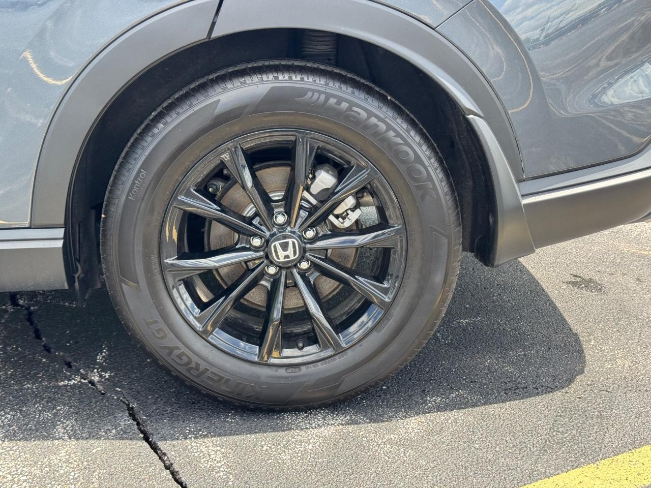 Honda CR-V Hybrid Vehicle Full-screen Gallery Image 08