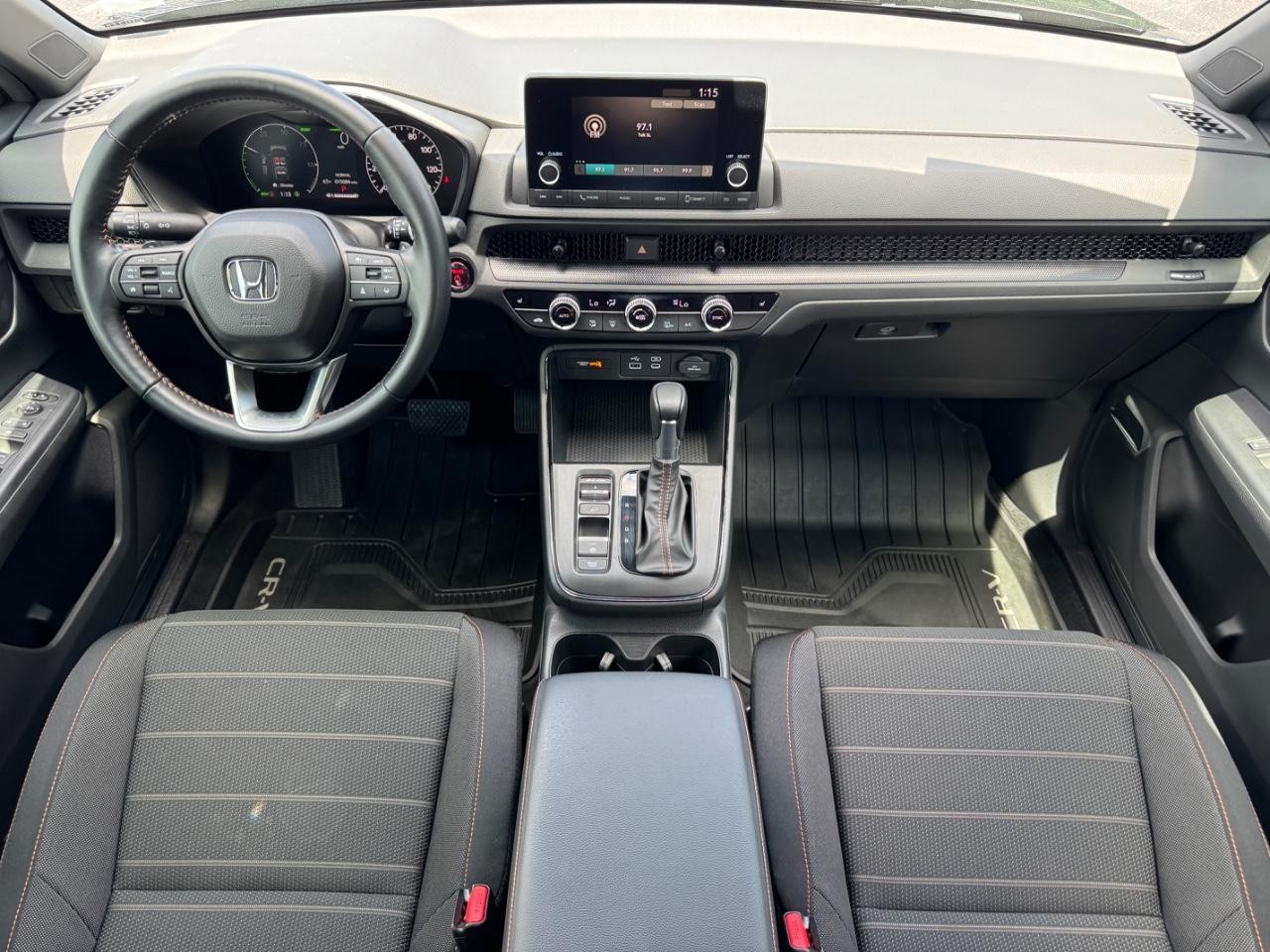 Honda CR-V Hybrid Vehicle Full-screen Gallery Image 12