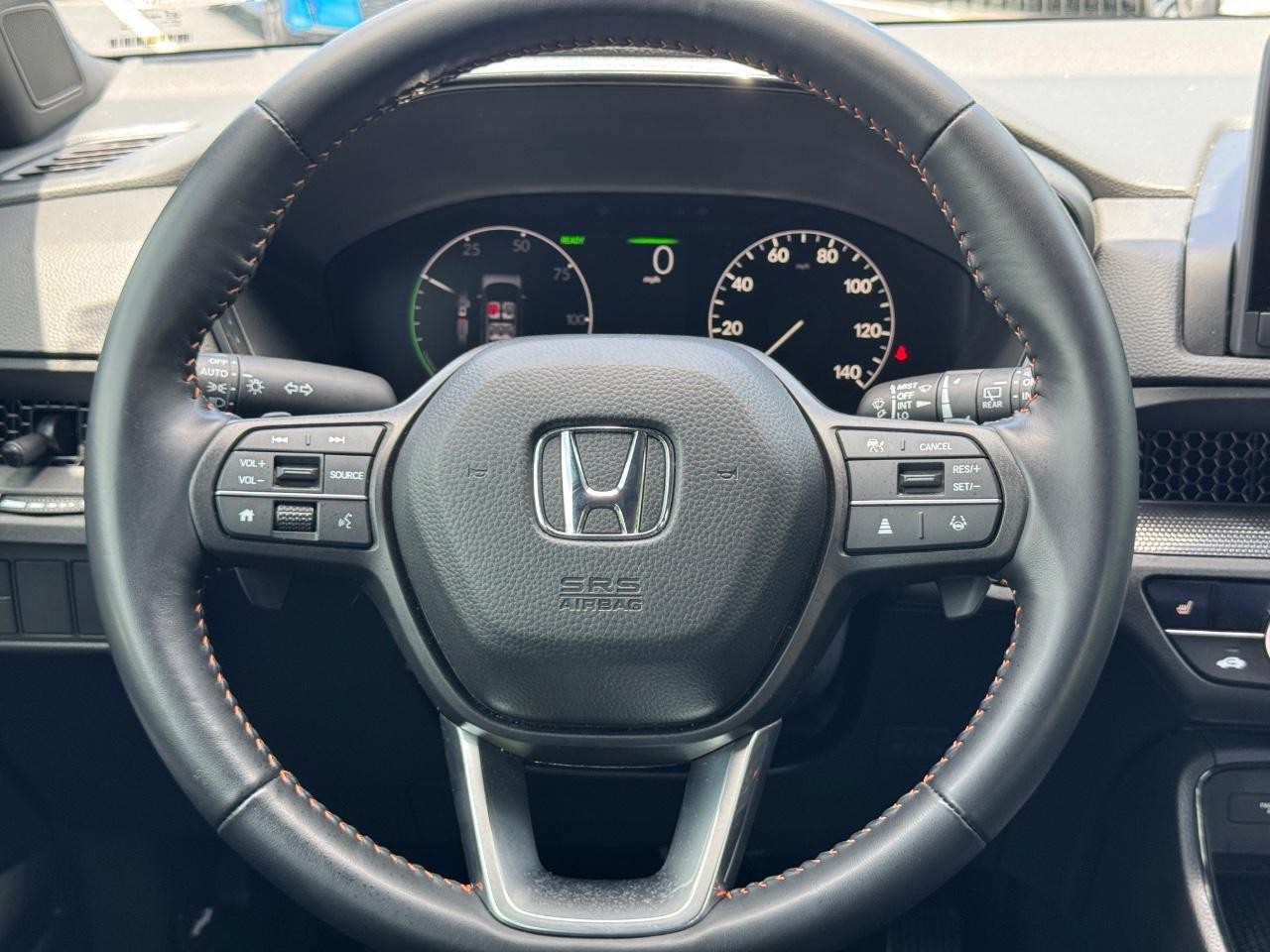 Honda CR-V Hybrid Vehicle Full-screen Gallery Image 13