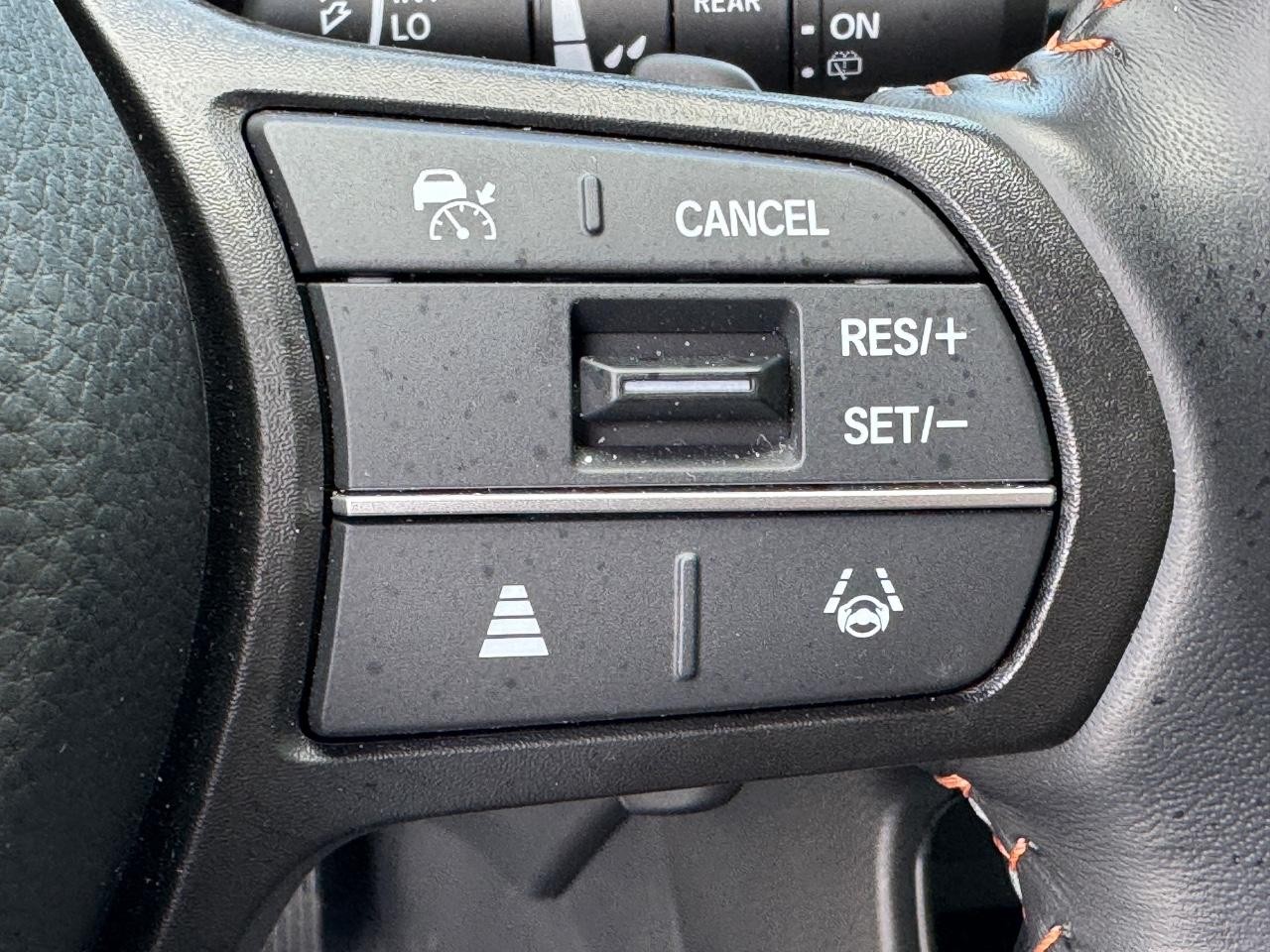 Honda CR-V Hybrid Vehicle Full-screen Gallery Image 23