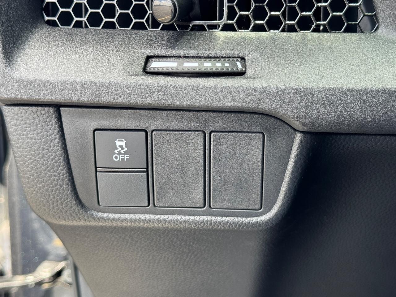 Honda CR-V Hybrid Vehicle Full-screen Gallery Image 24