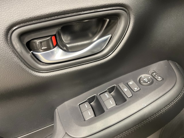 Honda HR-V Vehicle Full-screen Gallery Image 13