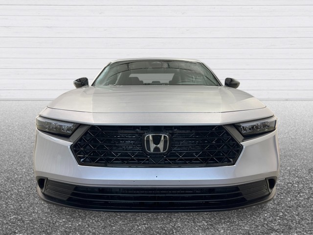 Honda Accord Hybrid Vehicle Full-screen Gallery Image 11