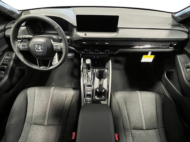 Honda Accord Hybrid Vehicle Full-screen Gallery Image 17