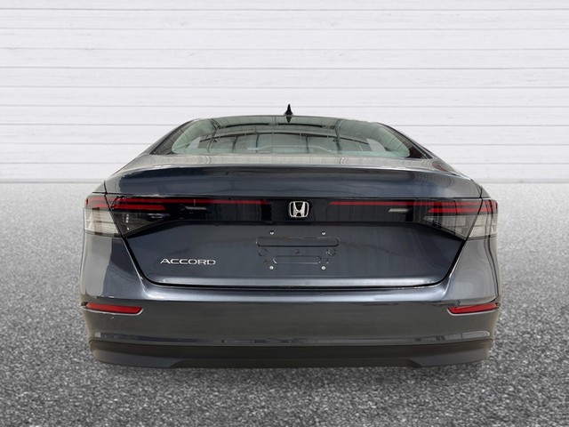 Honda Accord Sedan Vehicle Full-screen Gallery Image 05