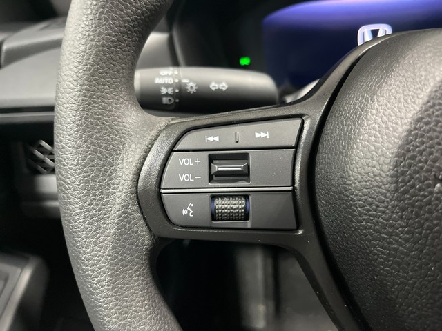 Honda Accord Sedan Vehicle Full-screen Gallery Image 18