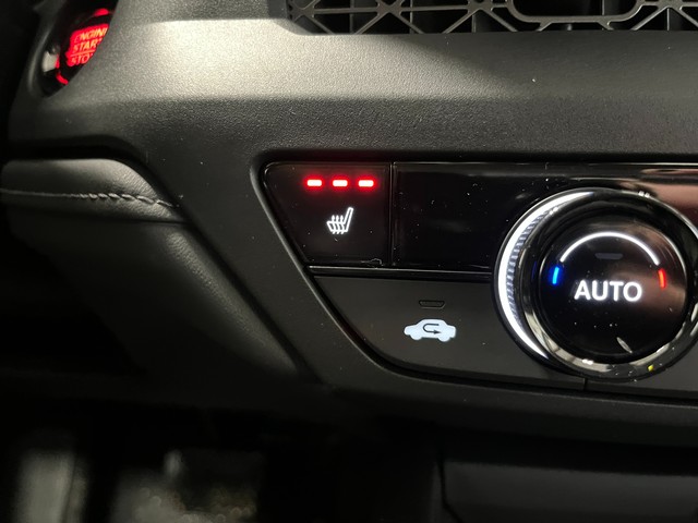 Honda Accord Sedan Vehicle Full-screen Gallery Image 22