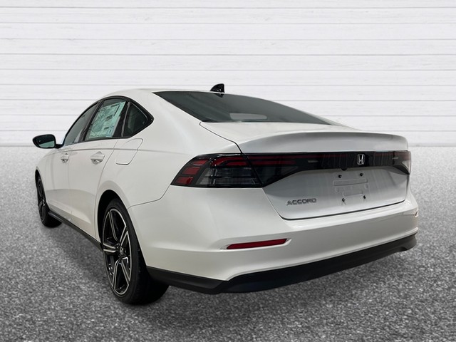 Honda Accord Sedan Vehicle Full-screen Gallery Image 04