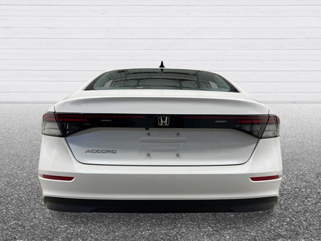 Honda Accord Sedan Vehicle Full-screen Gallery Image 05