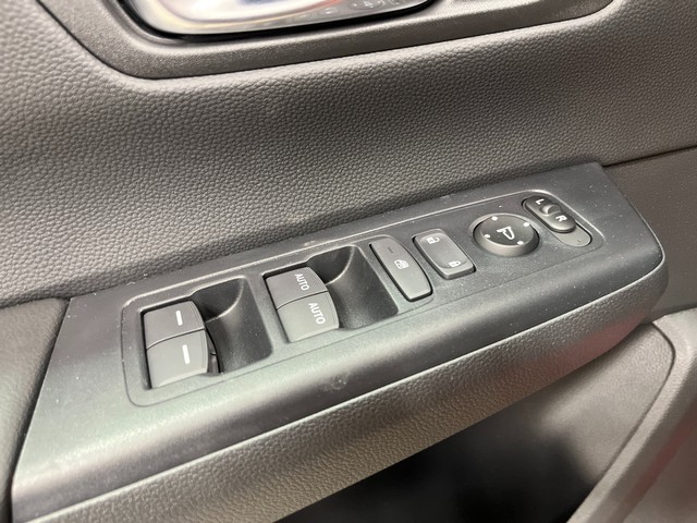 Honda CR-V Vehicle Full-screen Gallery Image 15