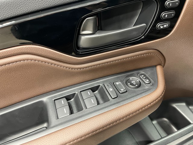 Honda Odyssey Vehicle Full-screen Gallery Image 14