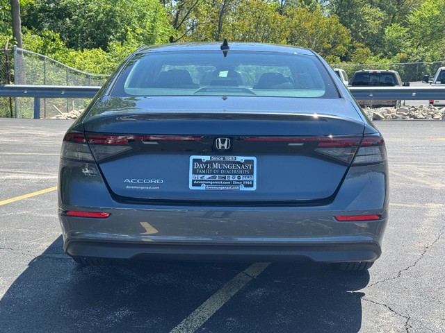 Honda Accord Sedan Vehicle Full-screen Gallery Image 04