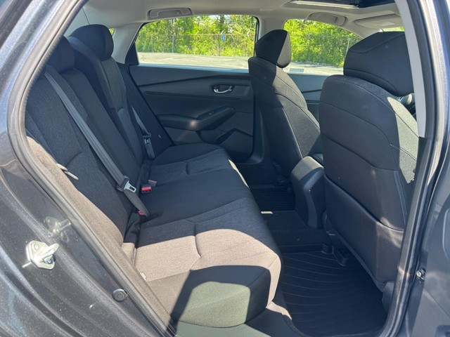 Honda Accord Sedan Vehicle Full-screen Gallery Image 11