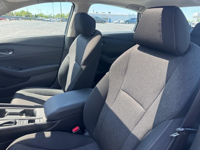 Honda Accord Sedan Vehicle Full-screen Gallery Image 16