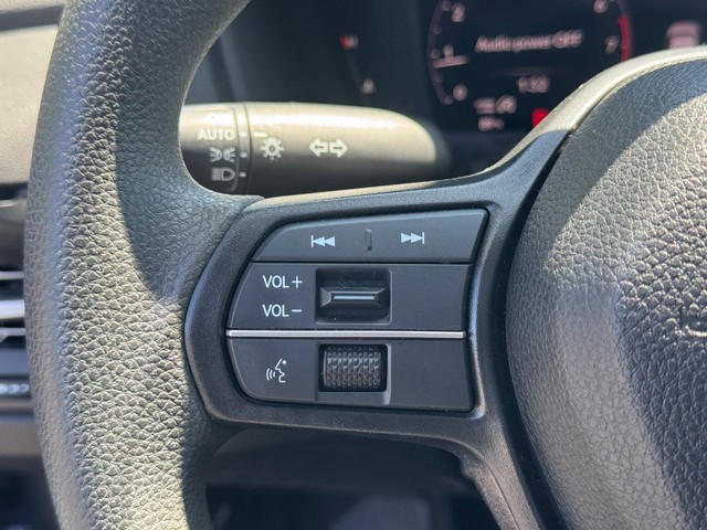 Honda Accord Sedan Vehicle Full-screen Gallery Image 23