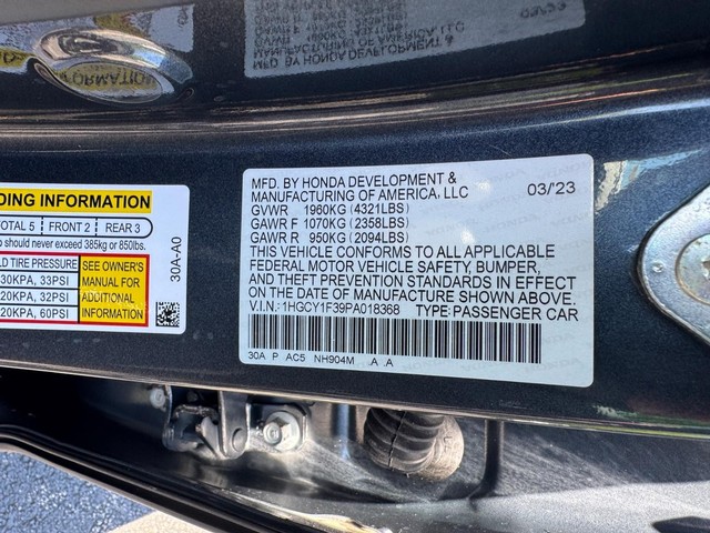 Honda Accord Sedan Vehicle Full-screen Gallery Image 30