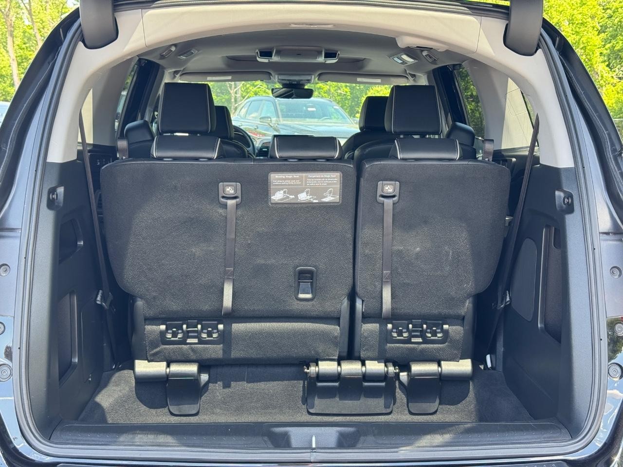 Honda Odyssey Vehicle Full-screen Gallery Image 05