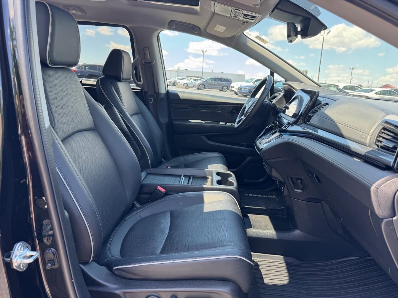 Honda Odyssey Vehicle Full-screen Gallery Image 19