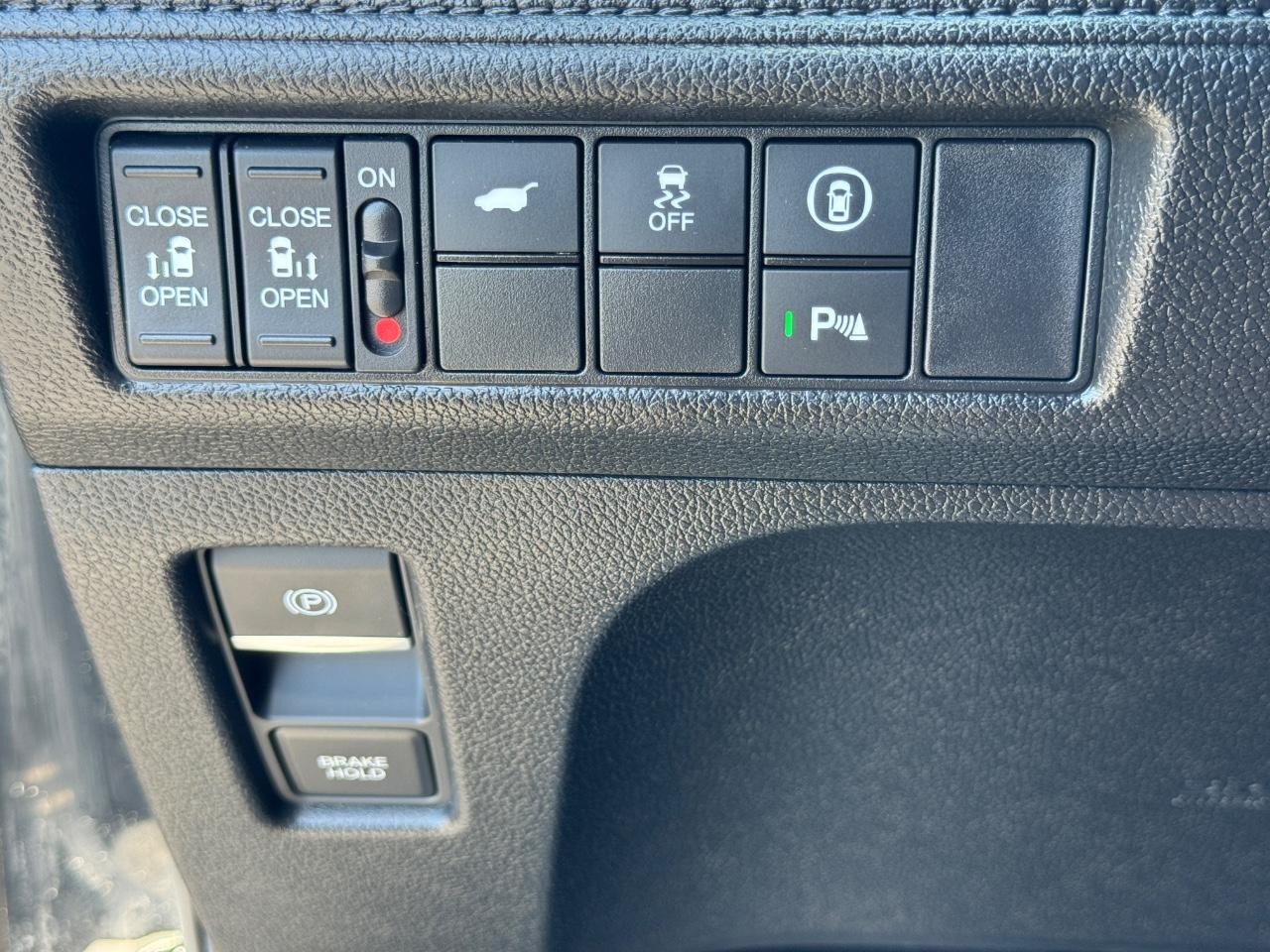 Honda Odyssey Vehicle Full-screen Gallery Image 25
