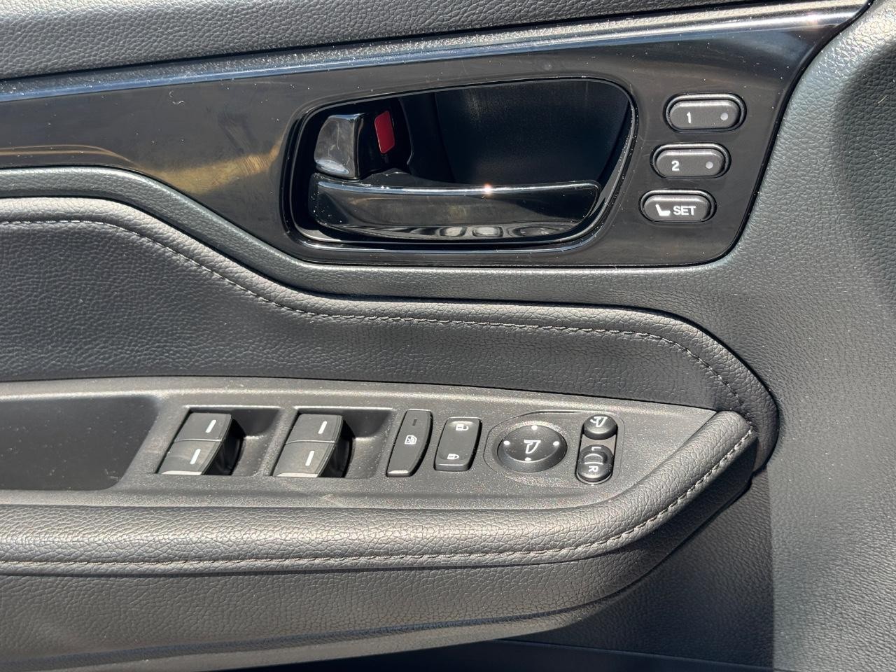 Honda Odyssey Vehicle Full-screen Gallery Image 28