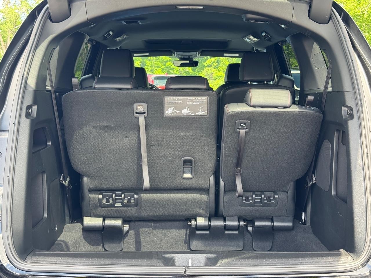 Honda Odyssey Vehicle Full-screen Gallery Image 05