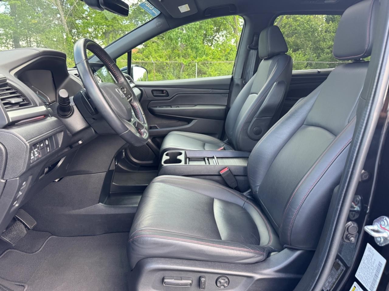 Honda Odyssey Vehicle Full-screen Gallery Image 18