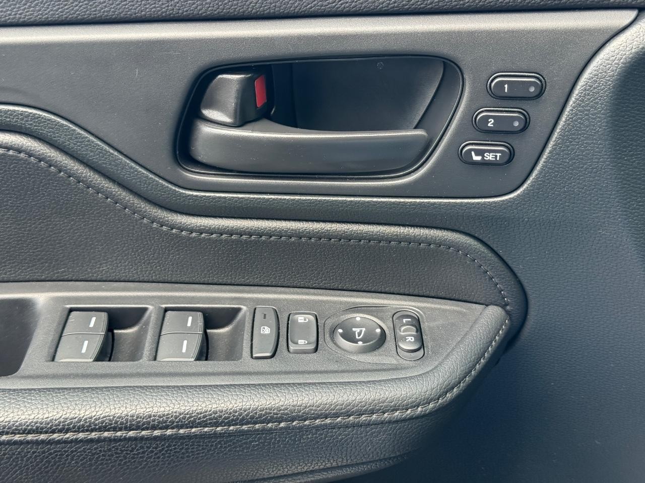 Honda Odyssey Vehicle Full-screen Gallery Image 25