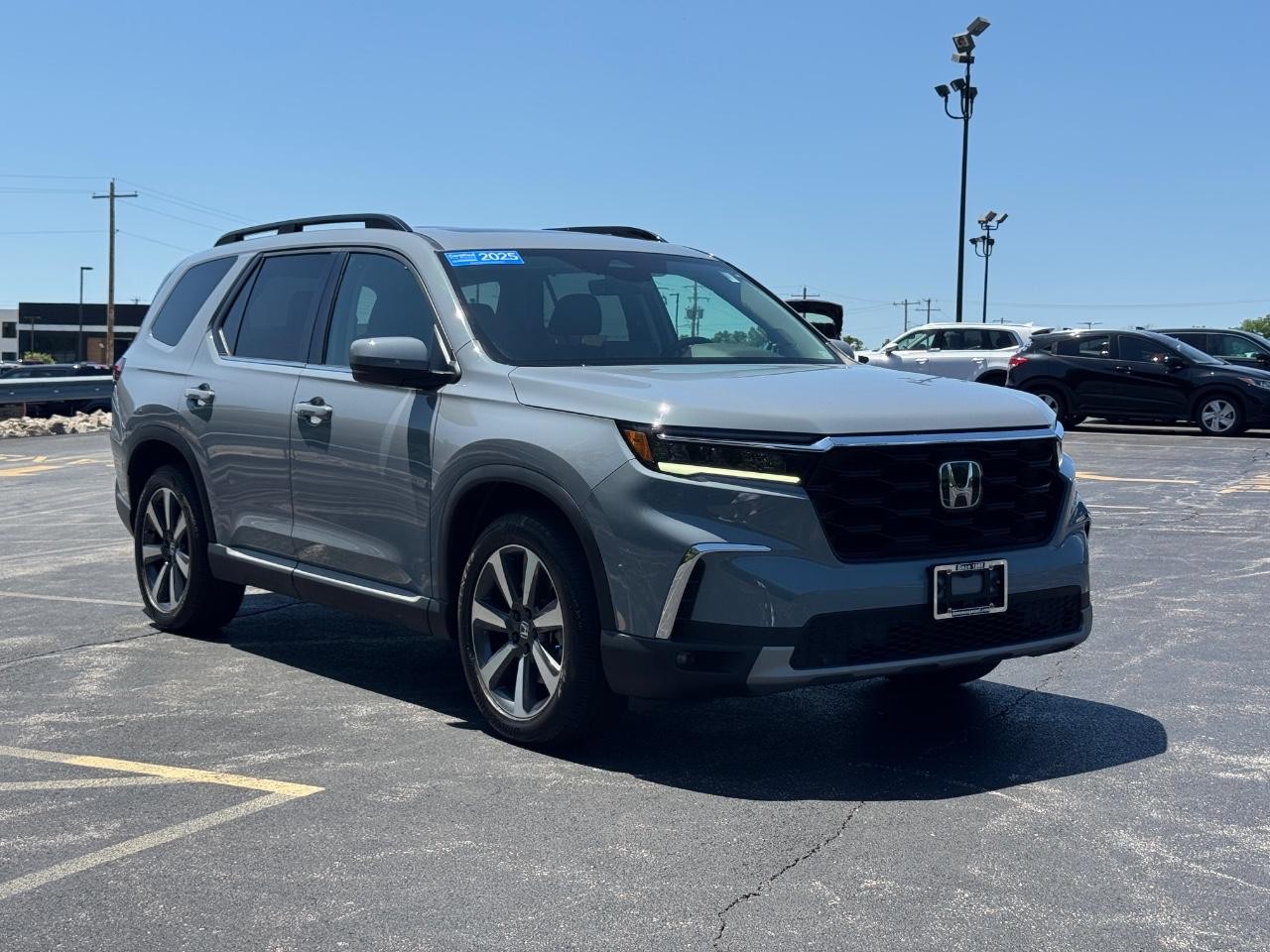 Honda Pilot Vehicle Full-screen Gallery Image 02