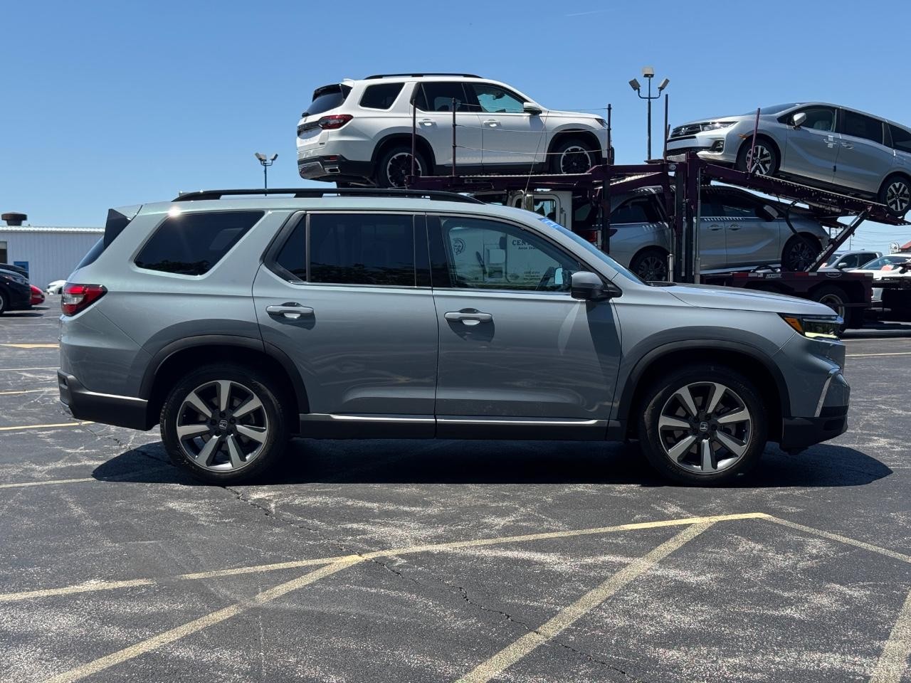 Honda Pilot Vehicle Full-screen Gallery Image 03