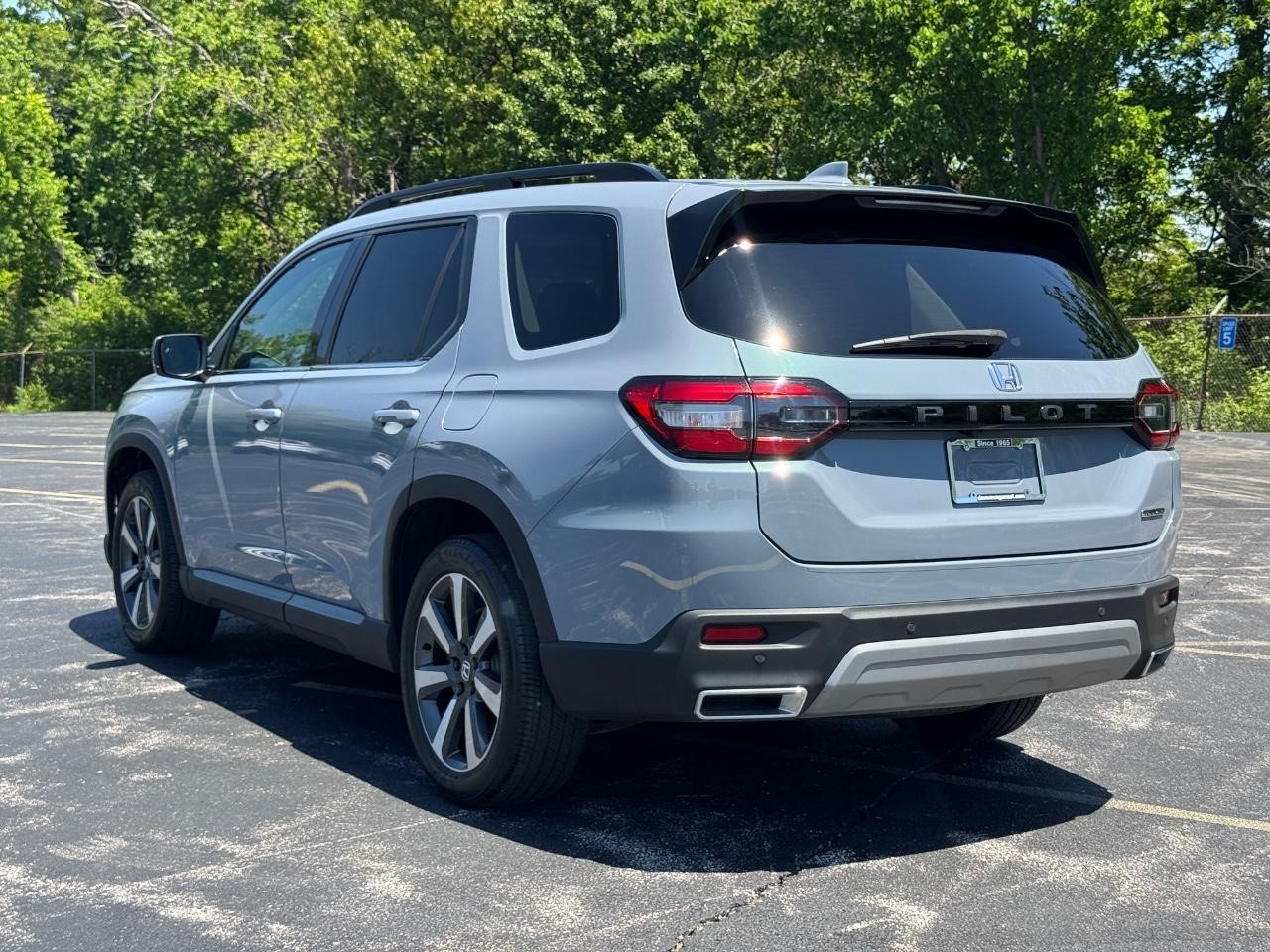 Honda Pilot Vehicle Full-screen Gallery Image 07