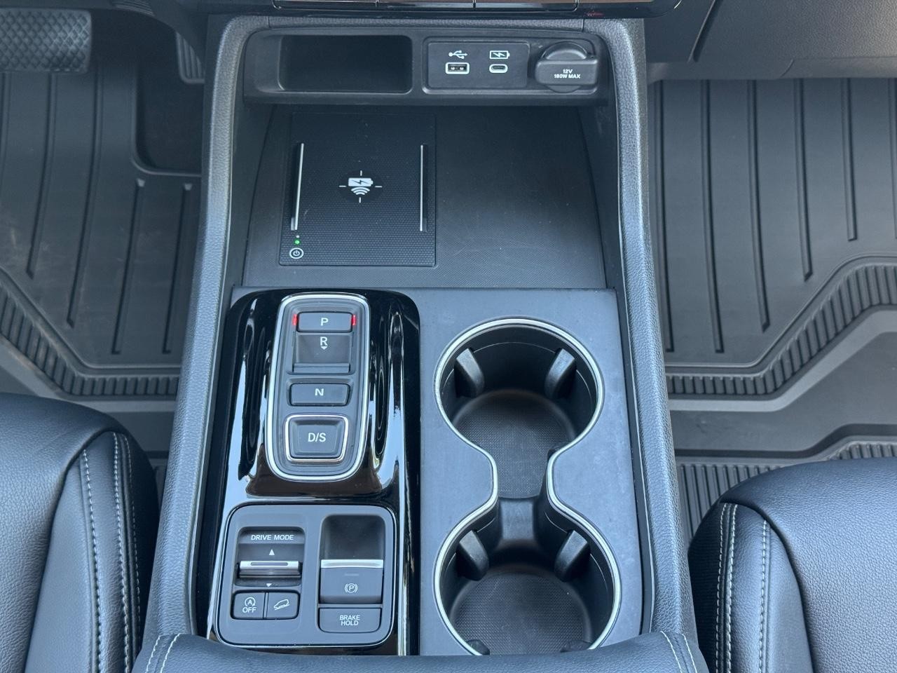 Honda Pilot Vehicle Full-screen Gallery Image 17