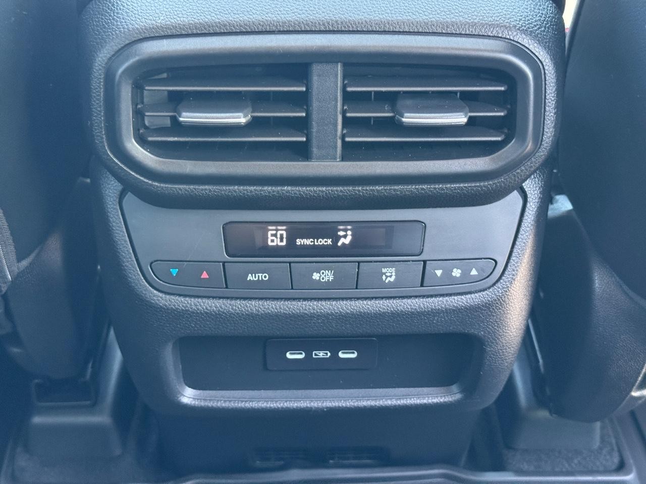 Honda Pilot Vehicle Full-screen Gallery Image 18