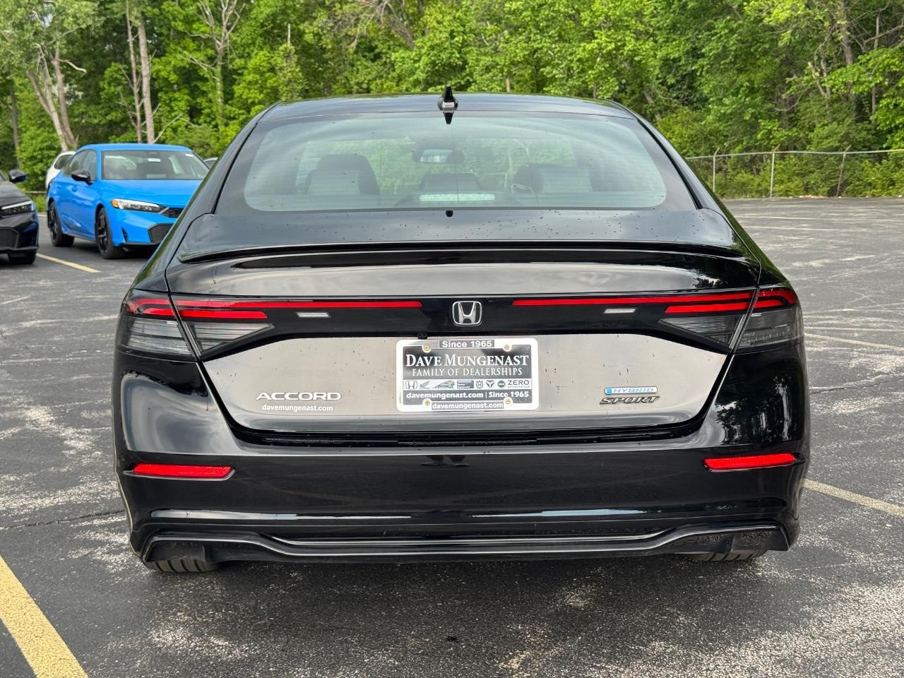 Honda Accord Hybrid Vehicle Full-screen Gallery Image 06