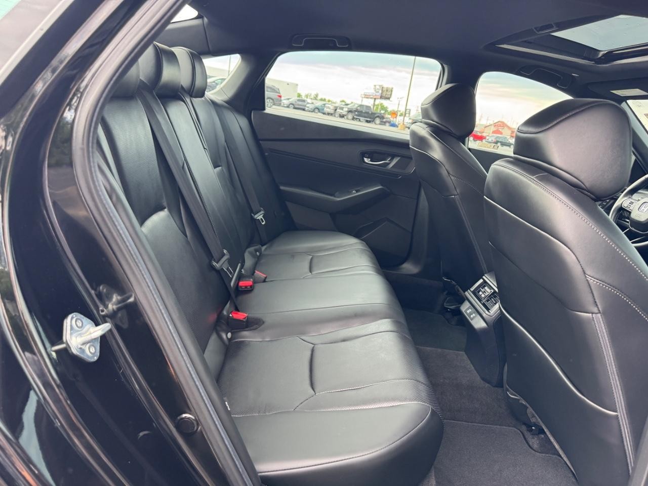 Honda Accord Hybrid Vehicle Full-screen Gallery Image 11