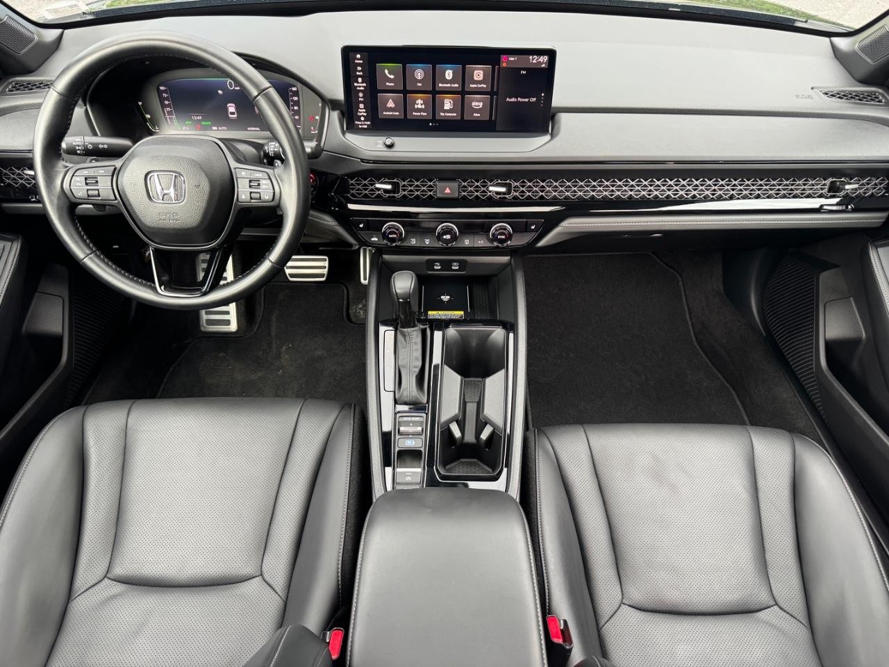 Honda Accord Hybrid Vehicle Full-screen Gallery Image 12