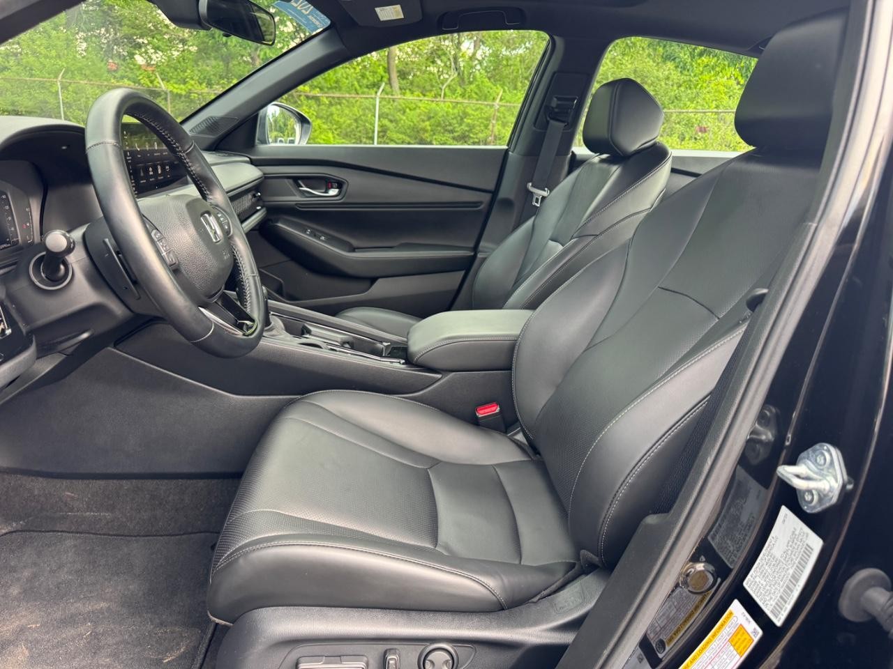 Honda Accord Hybrid Vehicle Full-screen Gallery Image 19
