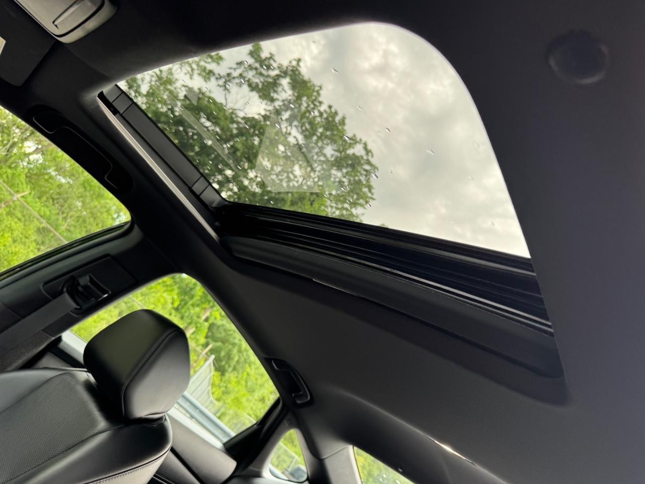 Honda Accord Hybrid Vehicle Full-screen Gallery Image 20