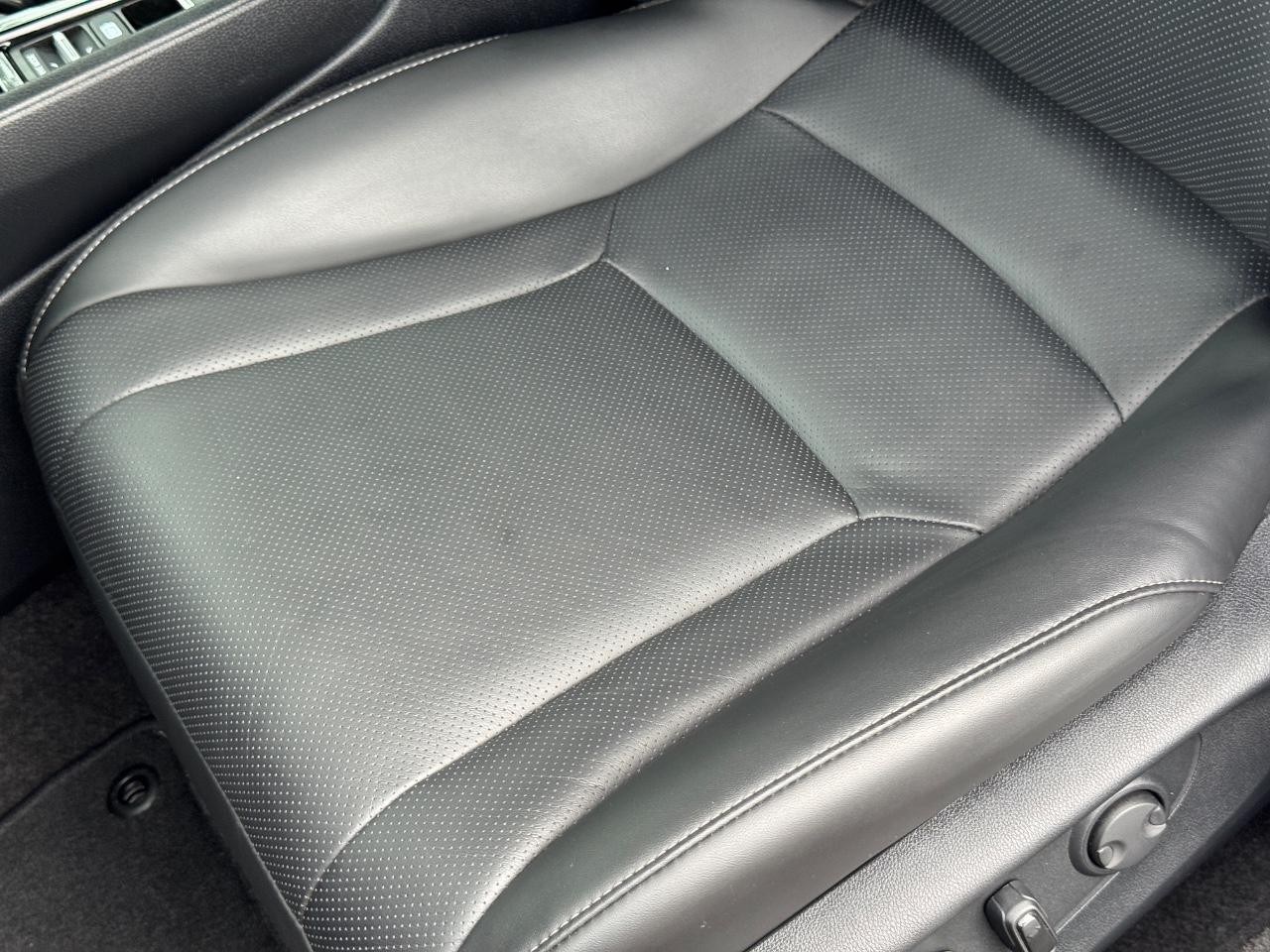 Honda Accord Hybrid Vehicle Full-screen Gallery Image 26