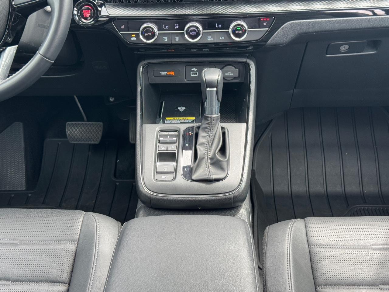 Honda CR-V Vehicle Full-screen Gallery Image 15