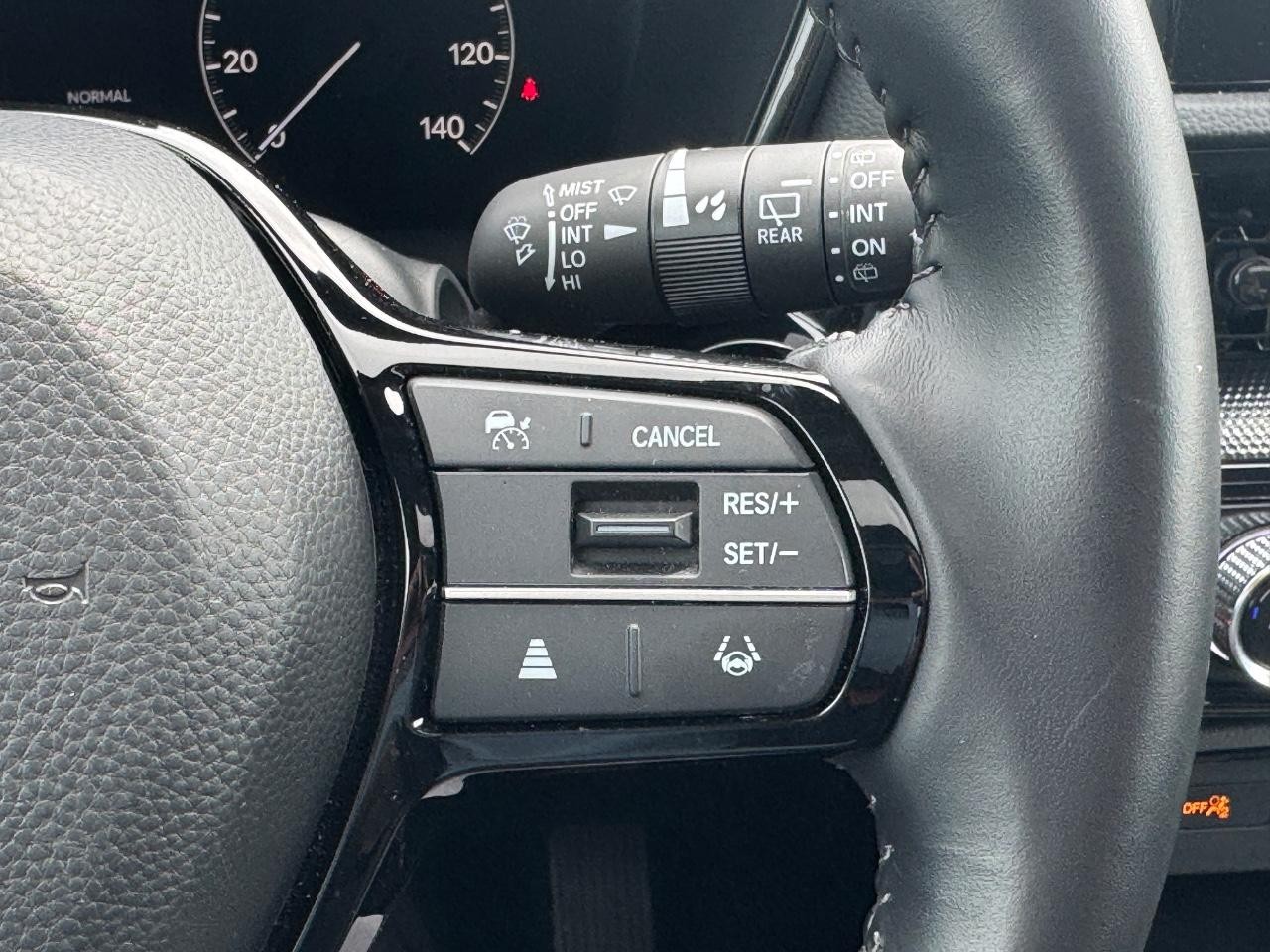 Honda CR-V Vehicle Full-screen Gallery Image 23