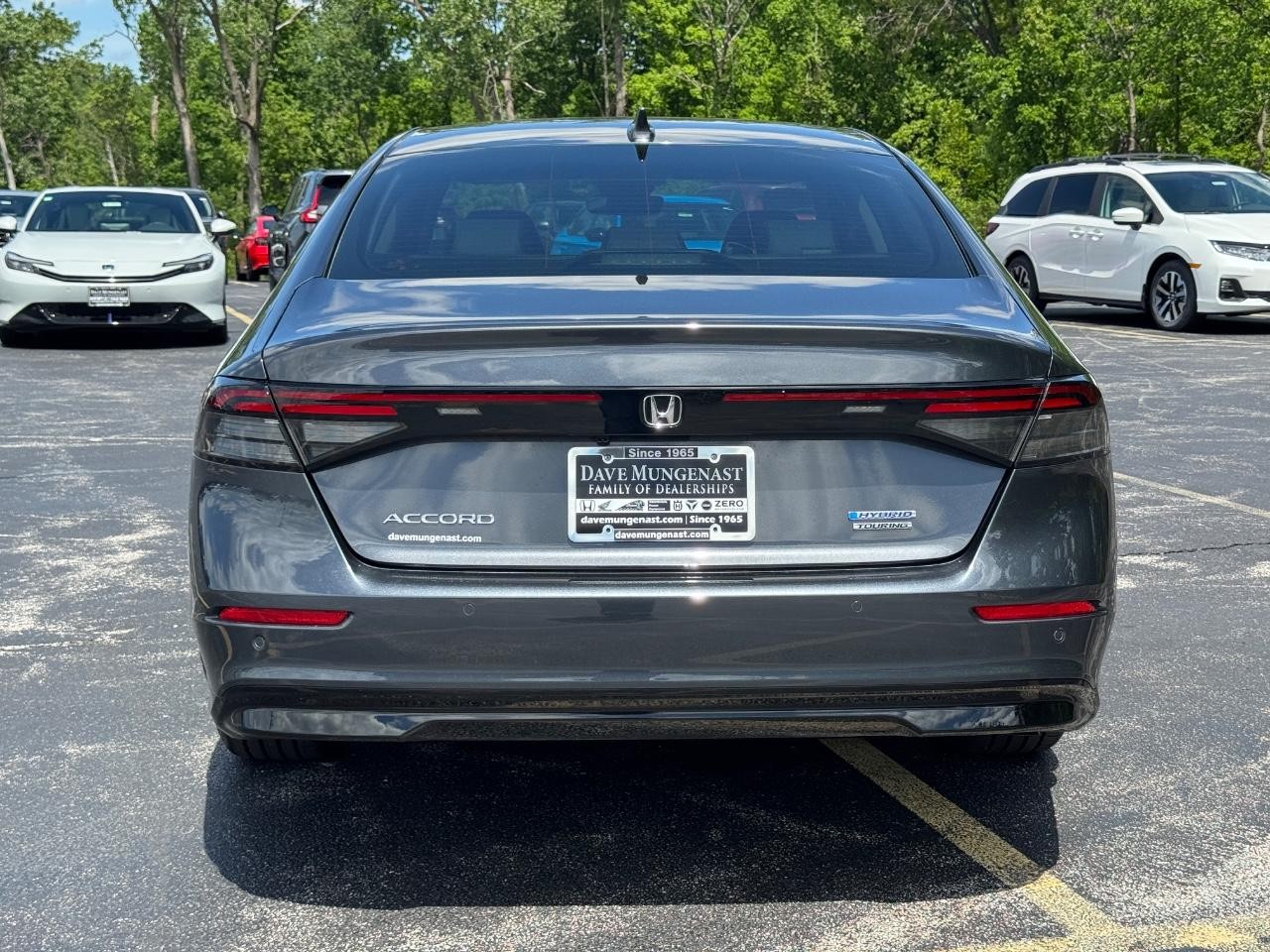 Honda Accord Hybrid Vehicle Full-screen Gallery Image 06