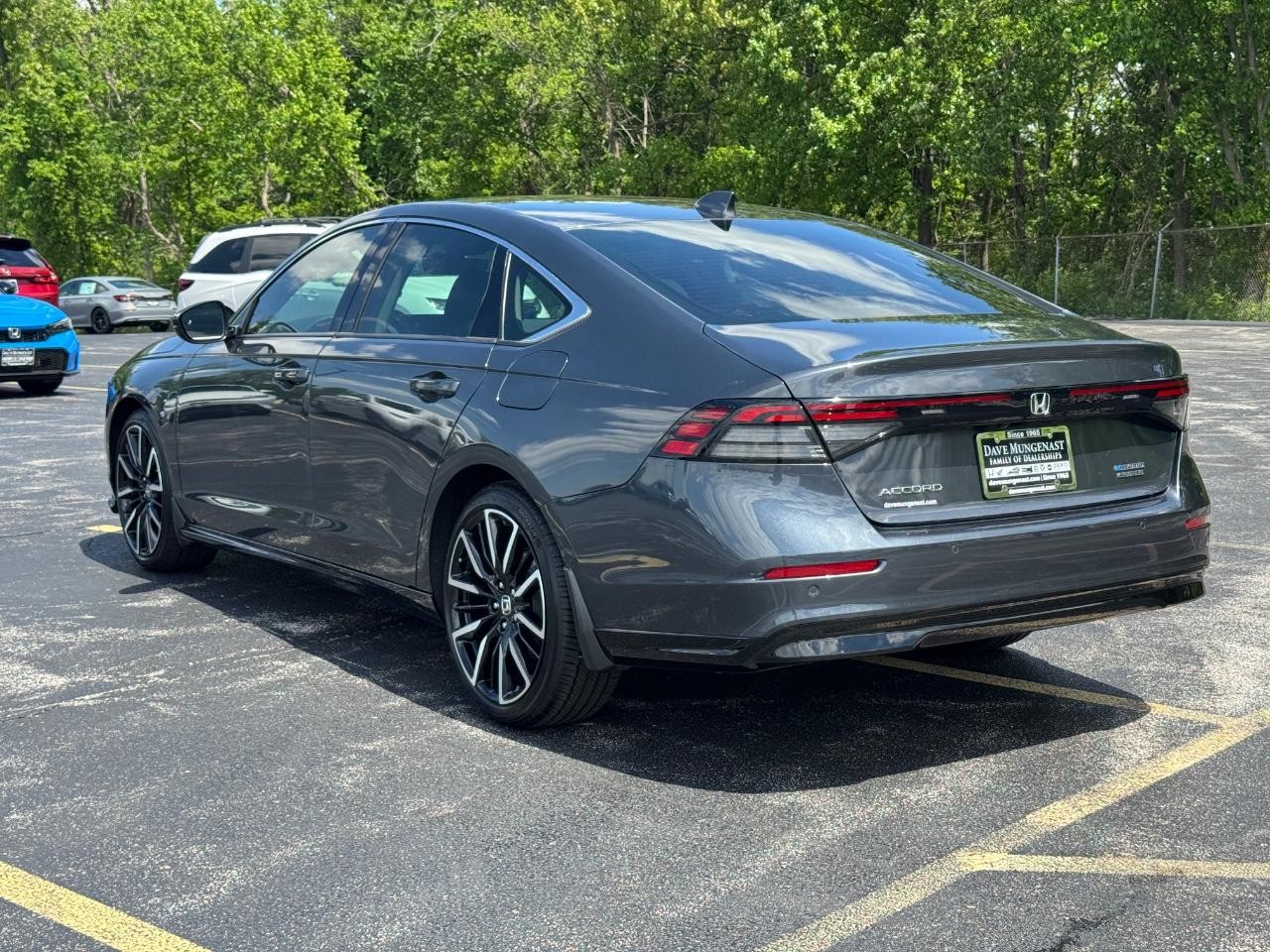 Honda Accord Hybrid Vehicle Full-screen Gallery Image 07