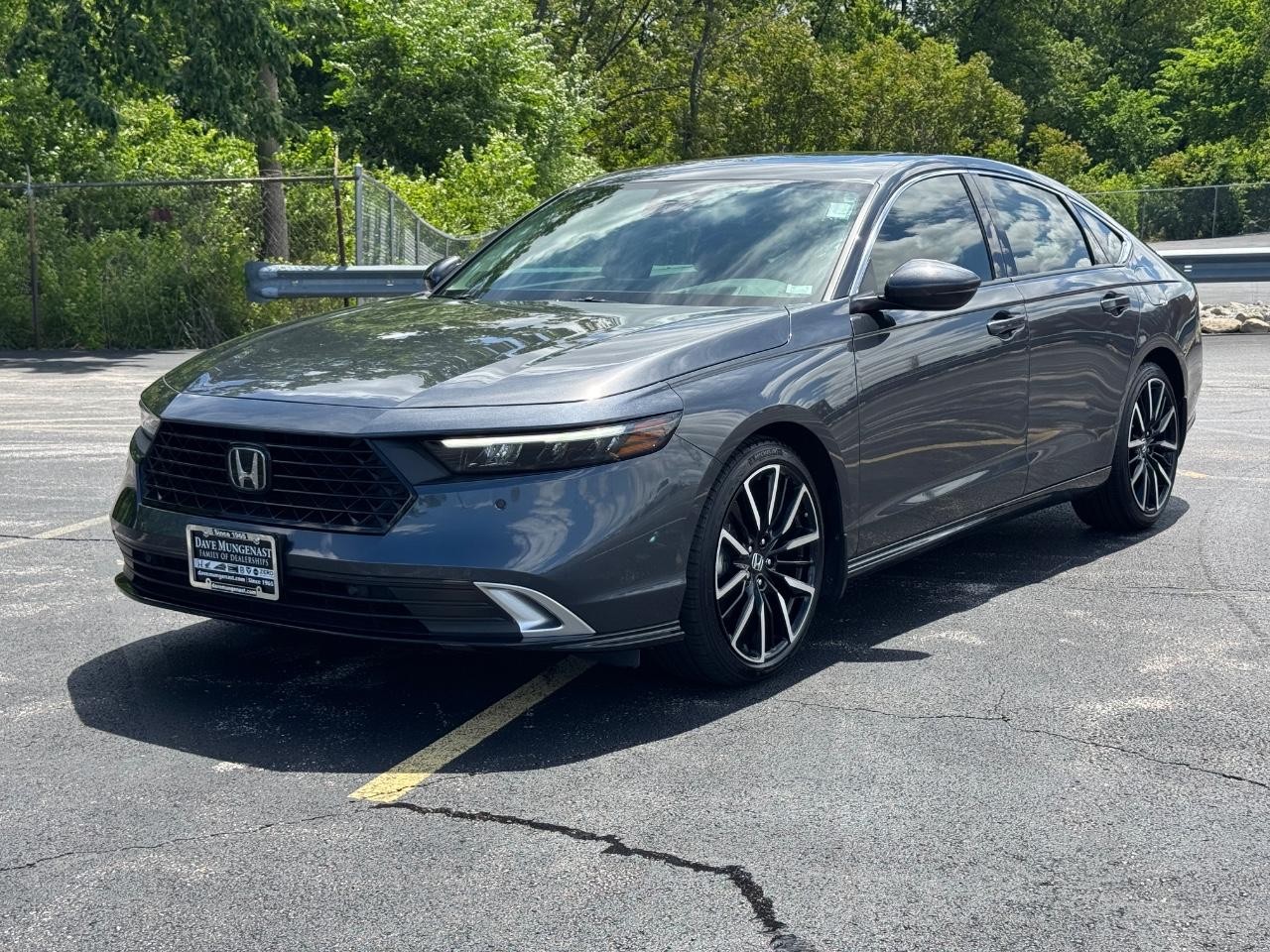 Honda Accord Hybrid Vehicle Full-screen Gallery Image 09