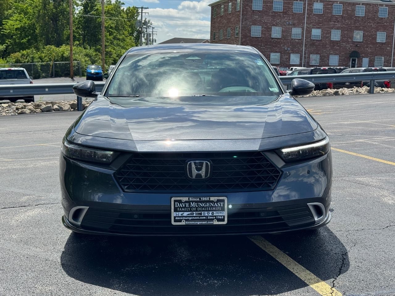 Honda Accord Hybrid Vehicle Full-screen Gallery Image 10