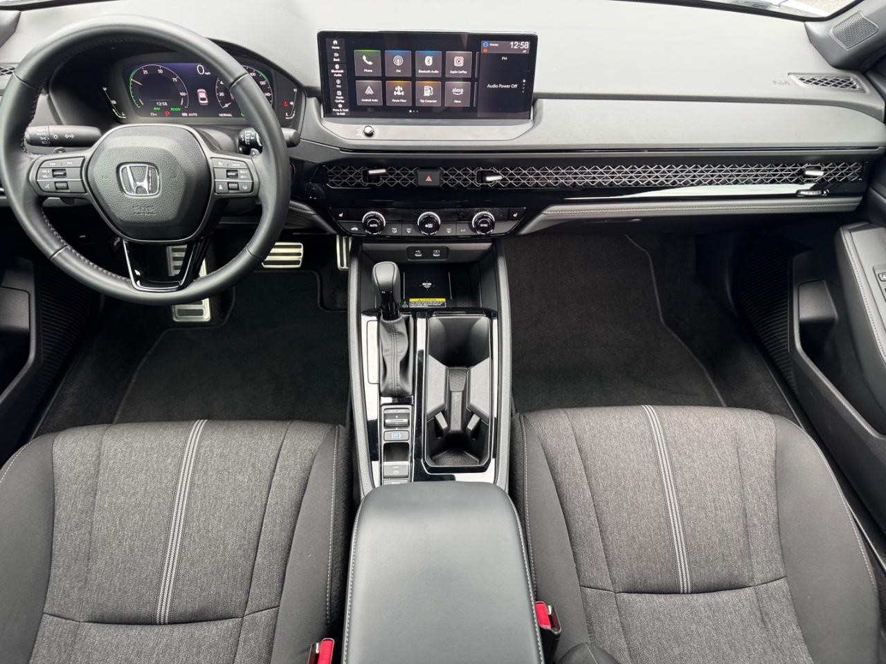 Honda Accord Hybrid Vehicle Full-screen Gallery Image 12