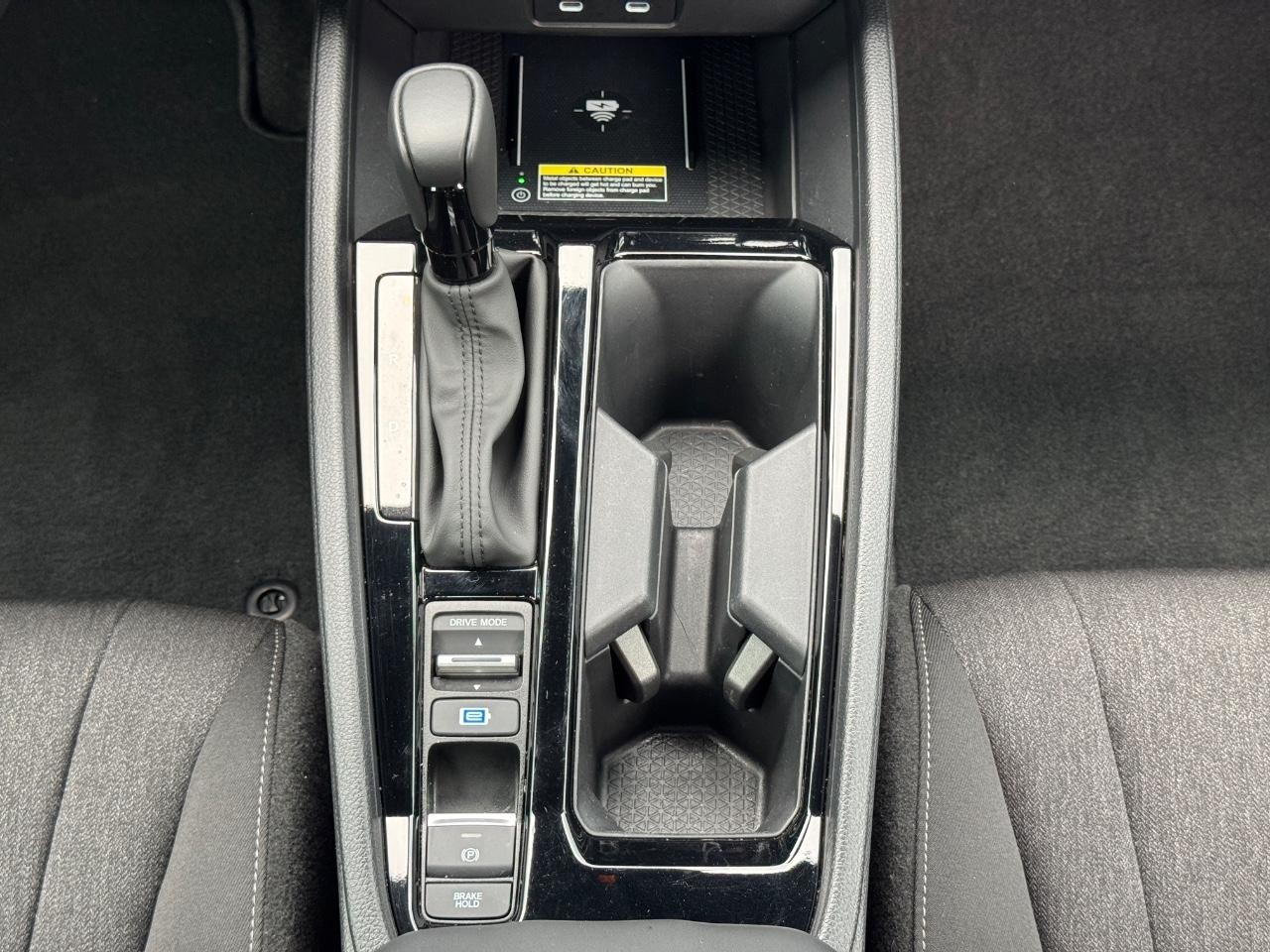 Honda Accord Hybrid Vehicle Full-screen Gallery Image 16
