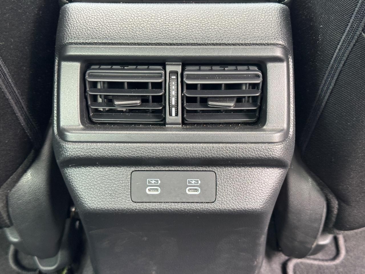 Honda Accord Hybrid Vehicle Full-screen Gallery Image 17
